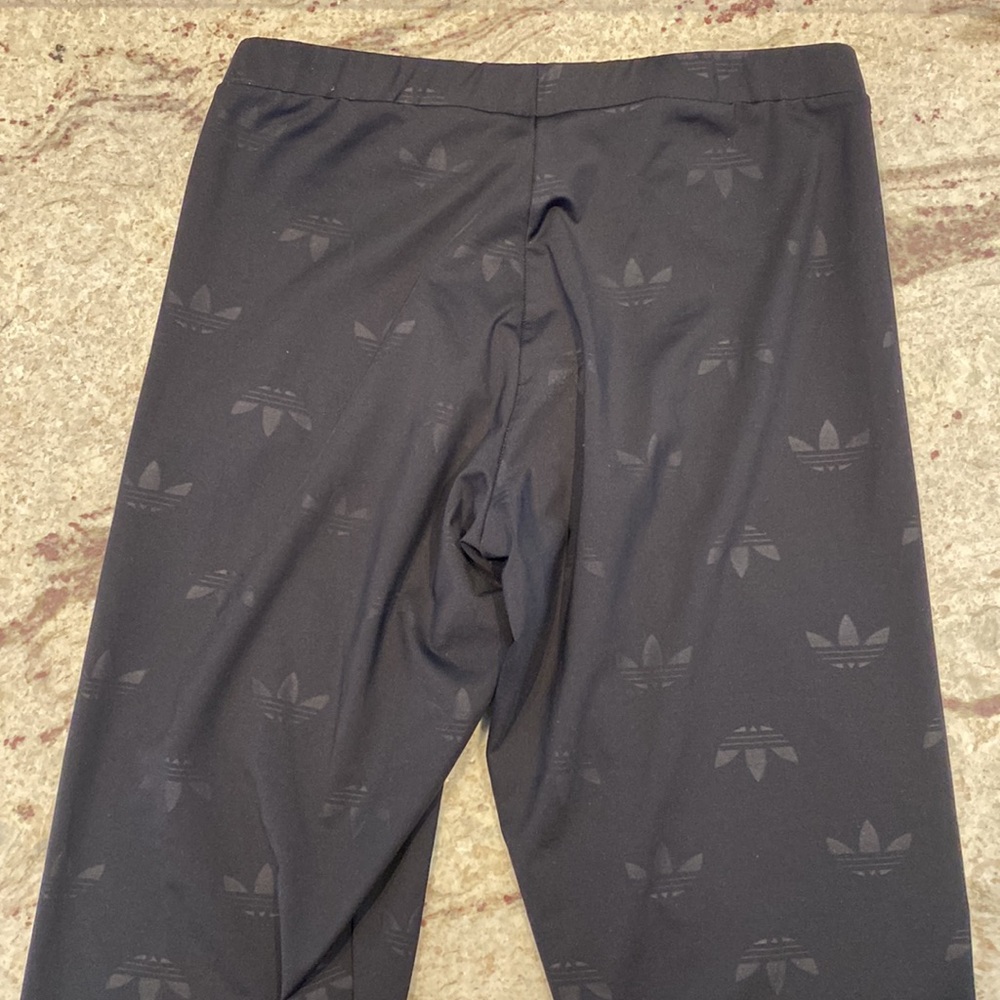 🖤 ADIDAS logo athletic Black leggings Size Small
